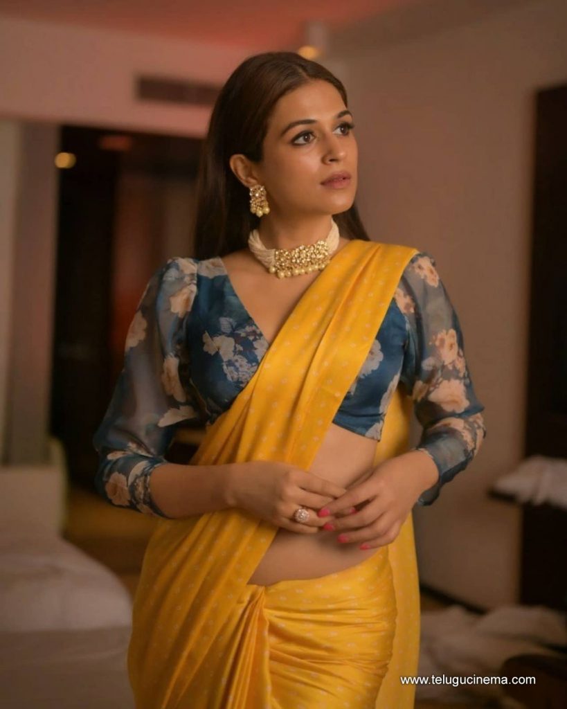 shraddha das in saree