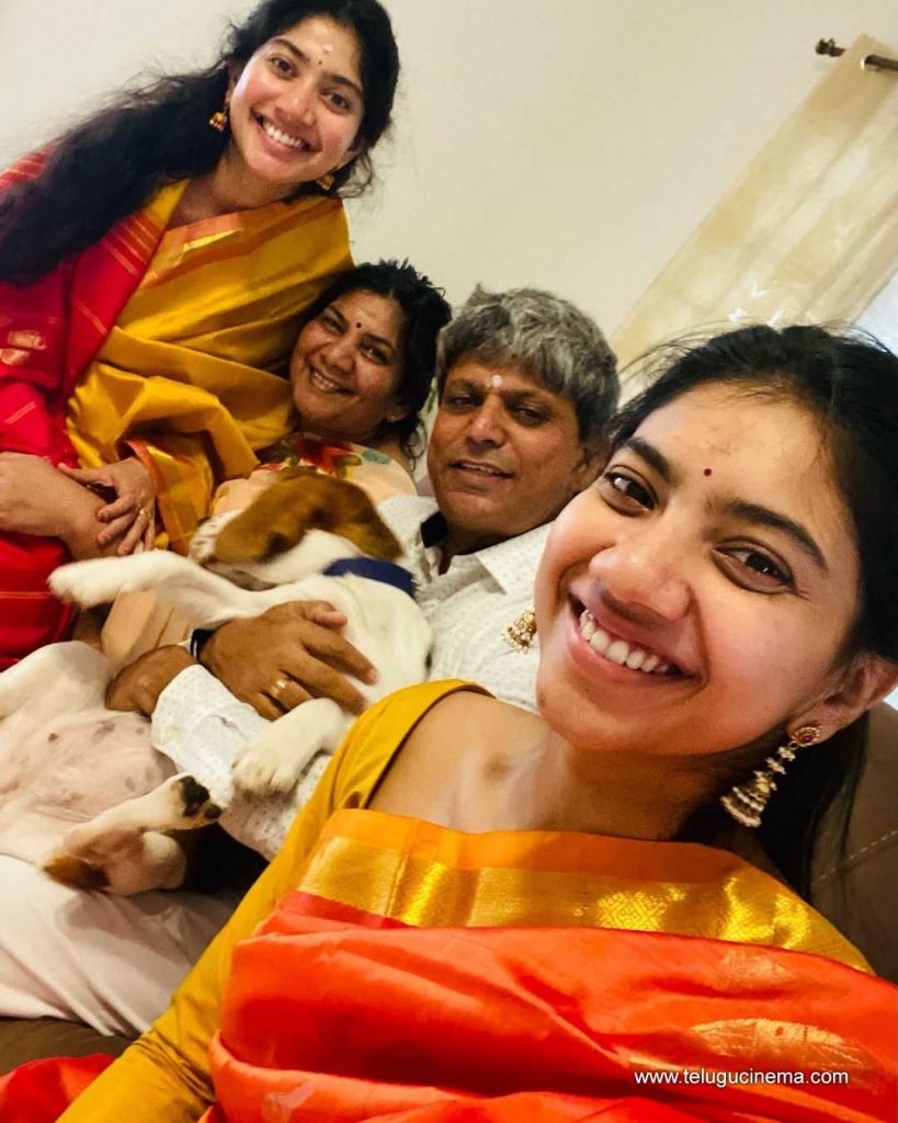 Sai Pallavi celebrates Diwali with her family | Telugu Cinema