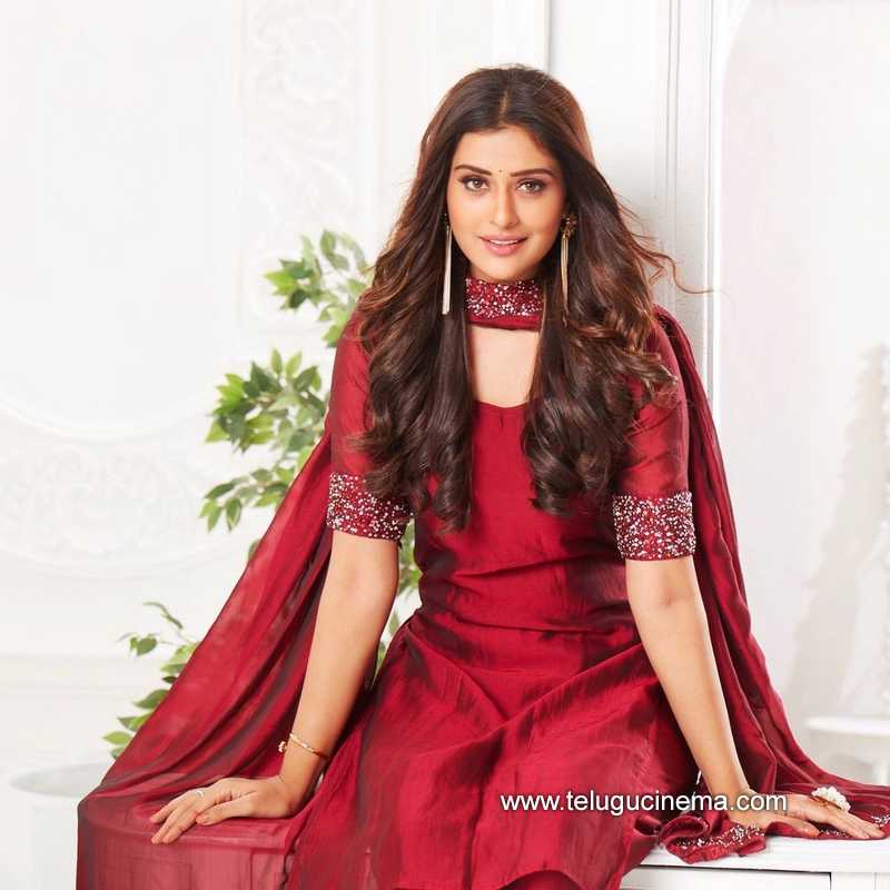 paayalrajput stills 210122 002