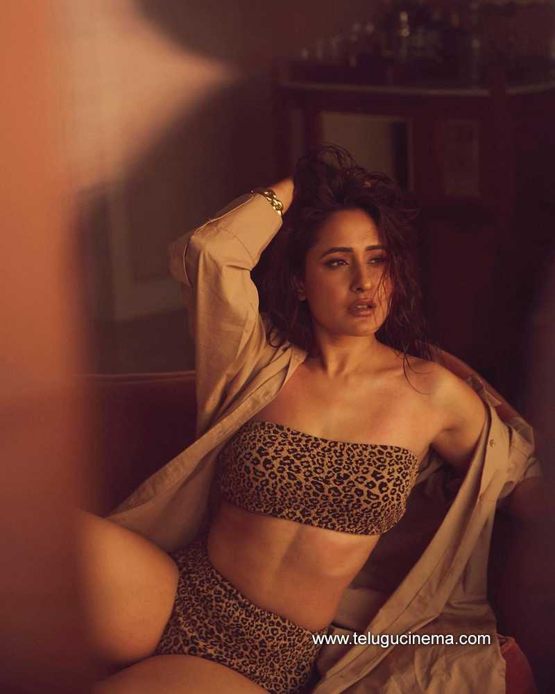 pragyajaiswal stills 080122 002