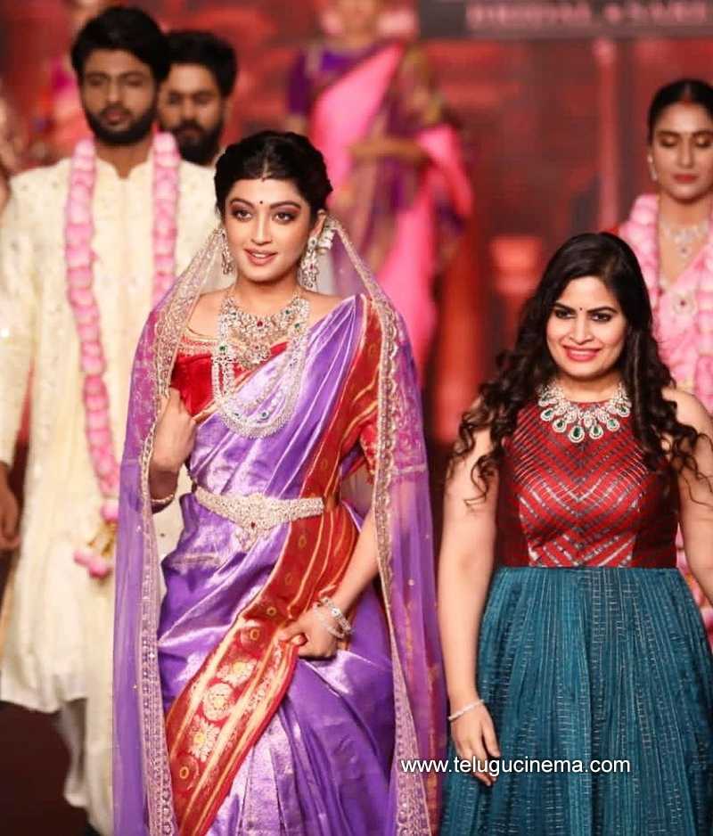 Pranitha as a showstopper at a fashion show | Telugu Cinema