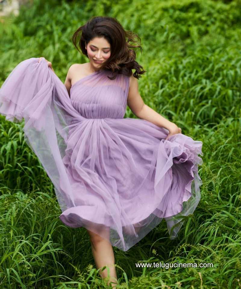 priyanka stills 180122 001