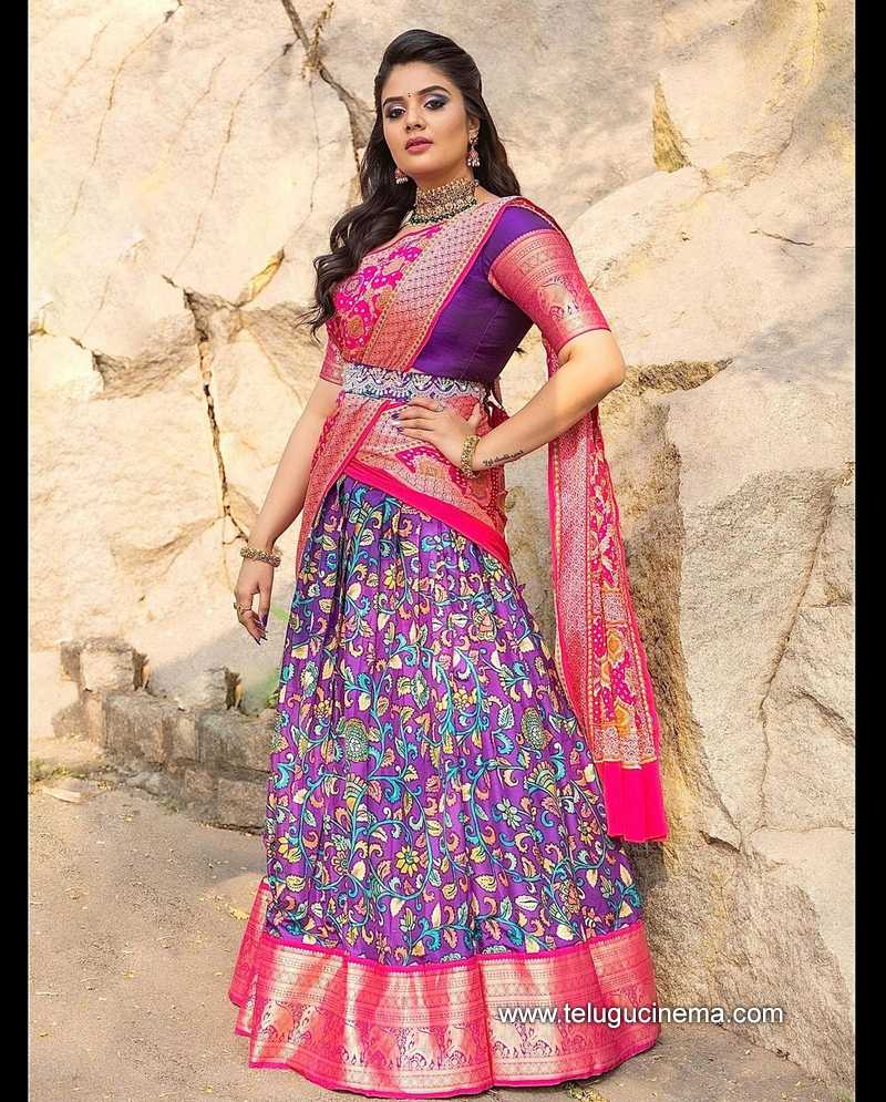 sreemukhi stills 150122 008