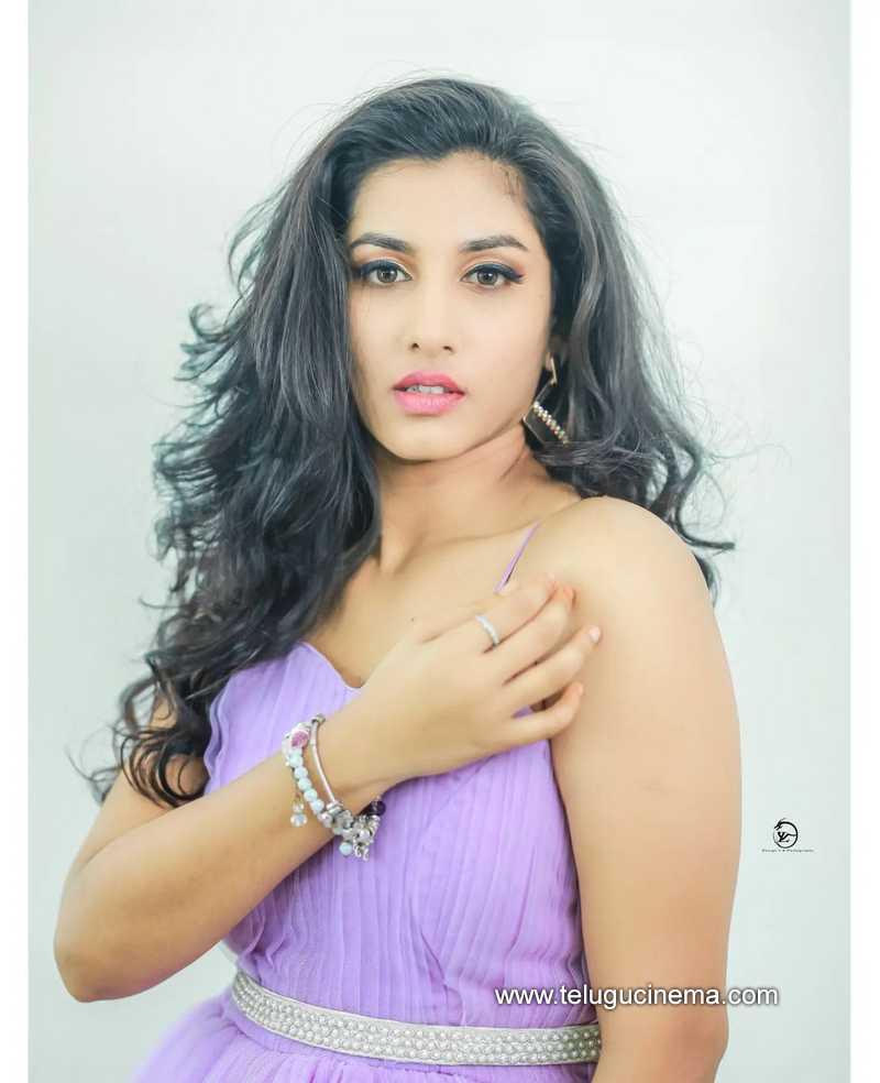 vishnupriya stills 270122 003