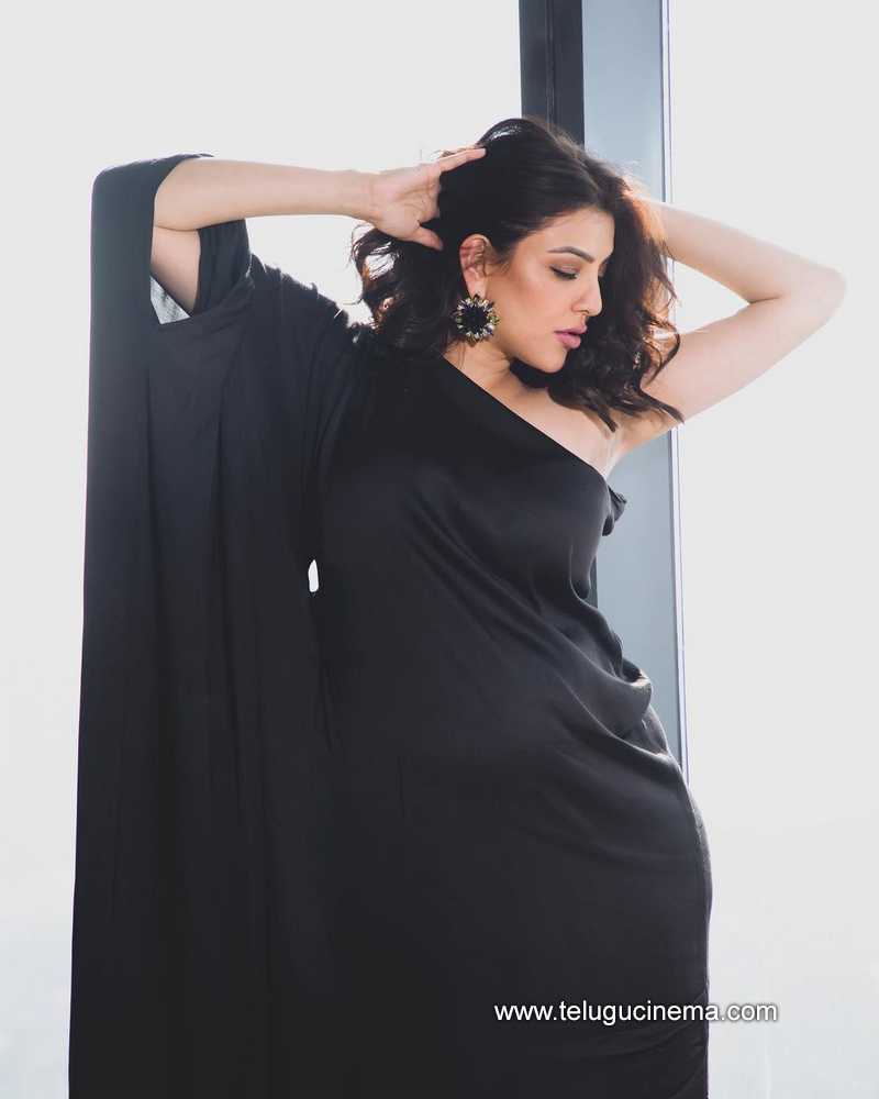 Kajal shares new pics | Telugu Cinema