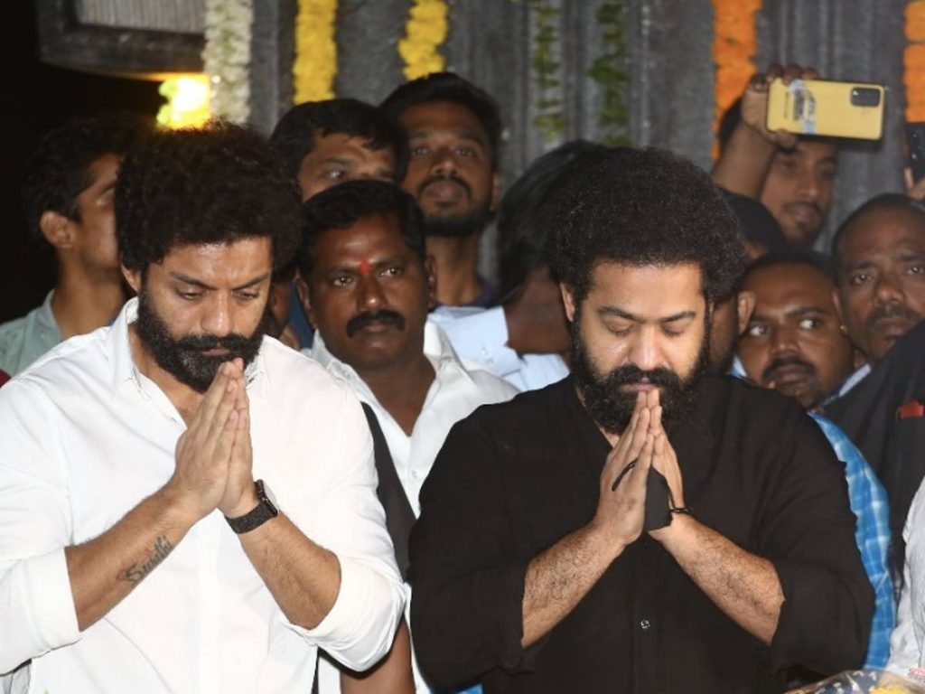 NTR Birth anniversary: NTR Jr pays tributes | Telugu Cinema