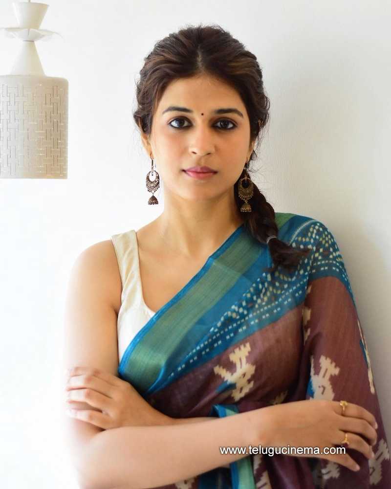 shraddhadas stills 270522 002