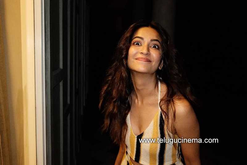 shraddhadas stills 270522 003