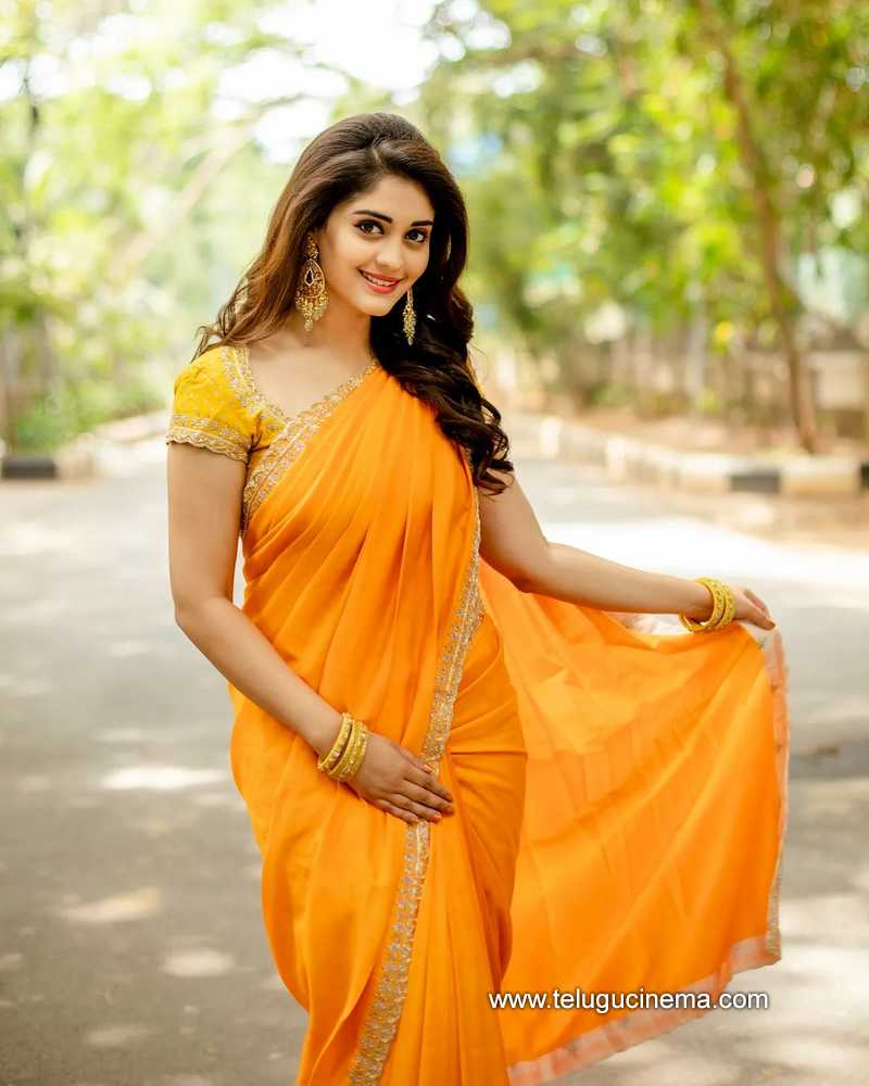 surbhi stills 030522 002
