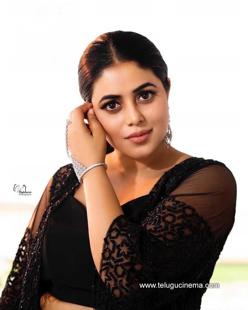 Poorna in a black dress | Page 2 | Telugu Cinema