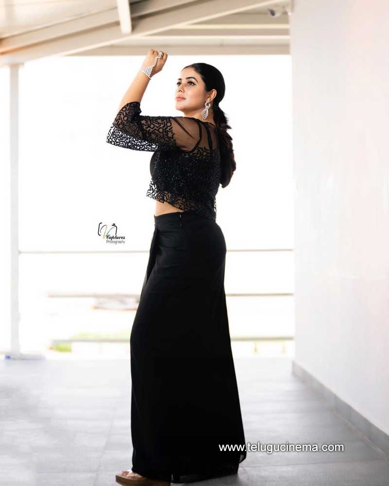 Poorna in a black dress | Page 4 | Telugu Cinema