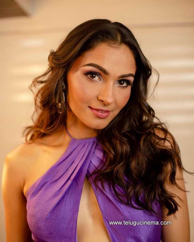 Andrea Jeremiah in purple outfit | Telugu Cinema