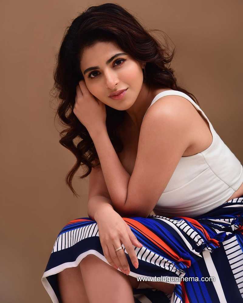 iswarya stills 150922 002 1