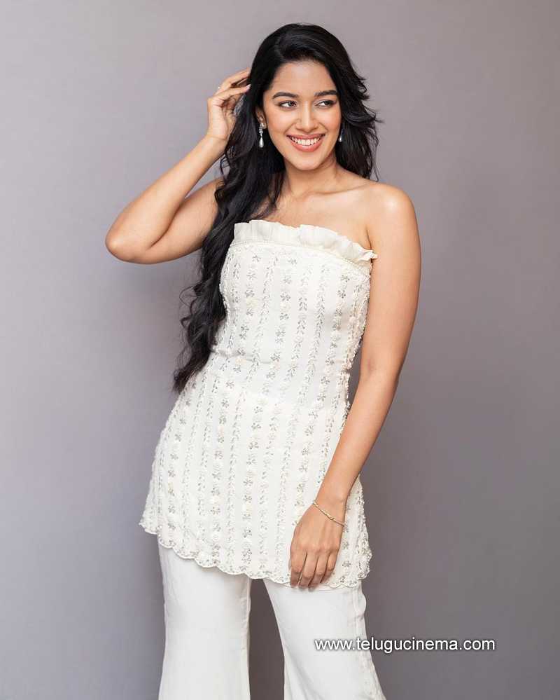 mirnaliniravi stills 020922 003
