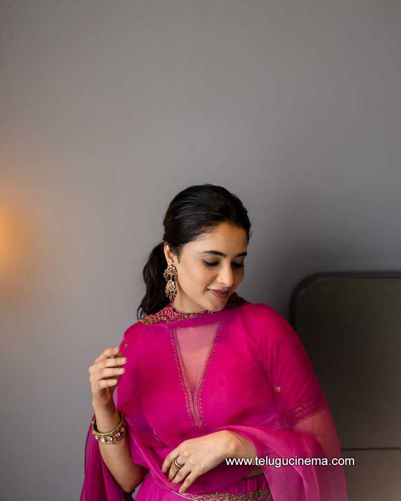 priyanka stills 150922 001