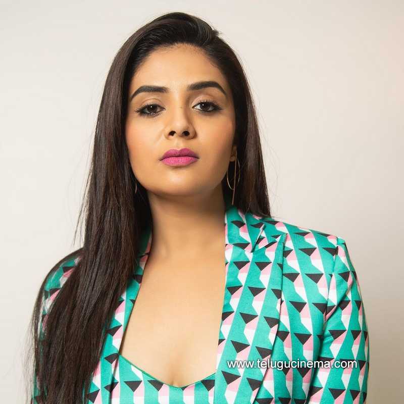 sreemukhi stills 290922 009