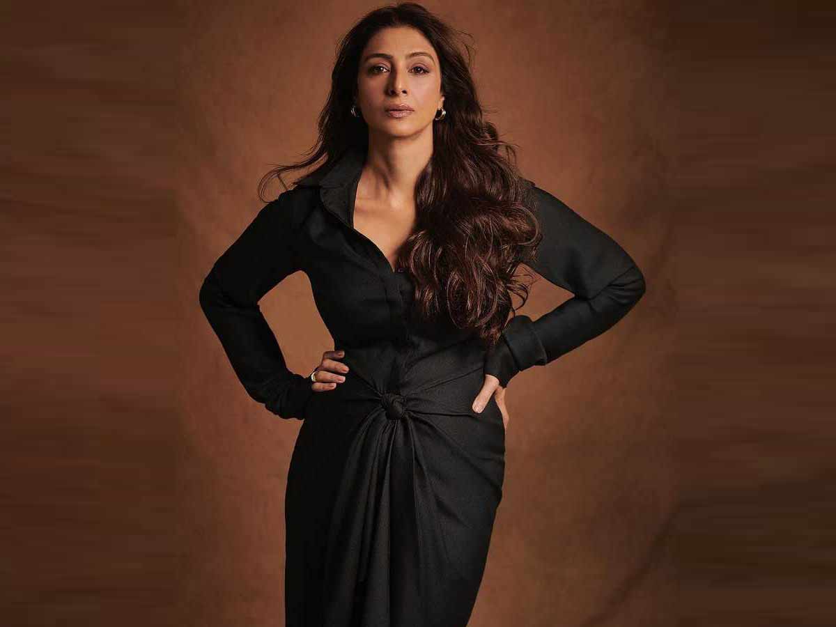 Tabu’s pose like a rose! | Telugu Cinema