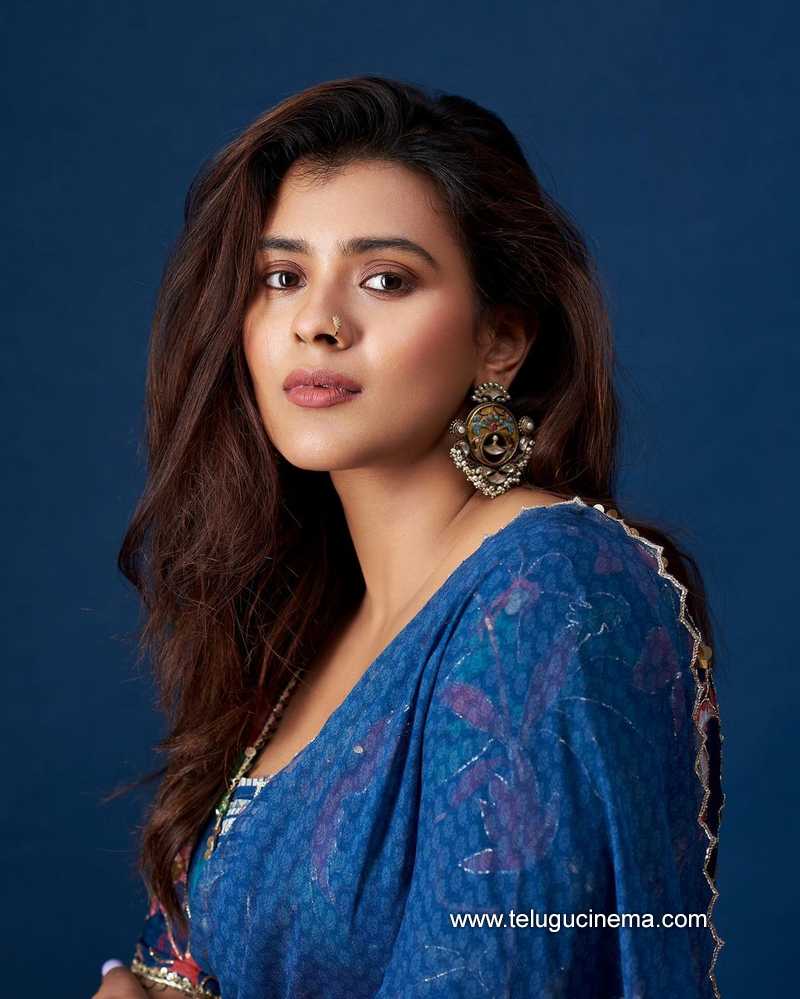 hebbha stills 031022 004
