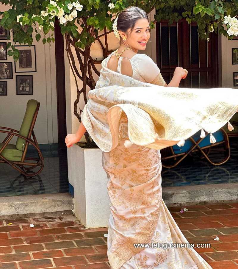 krithishetty stills 11 10 22 001