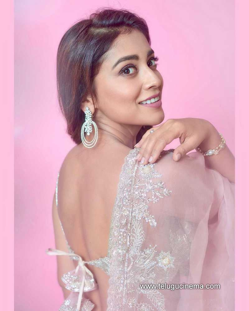 shriyasaran stills 25 10 22 004