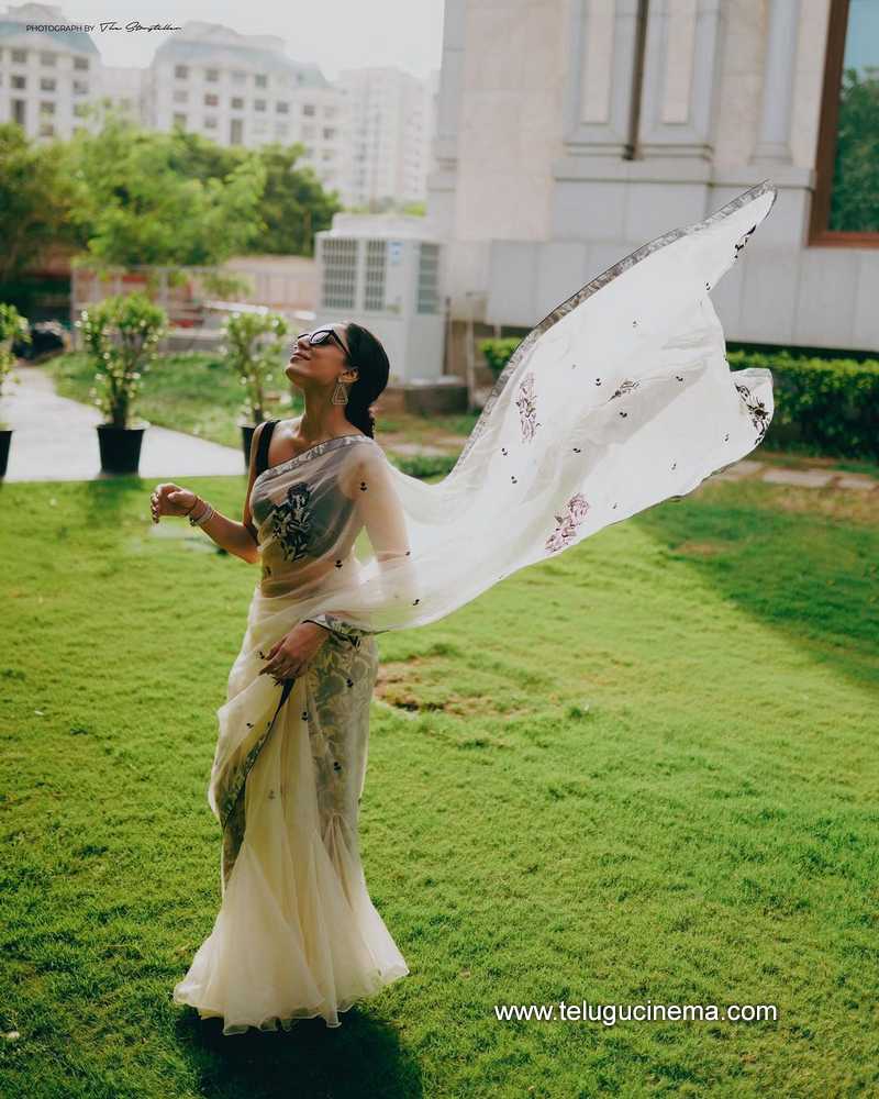 sobhita stills 011022 004