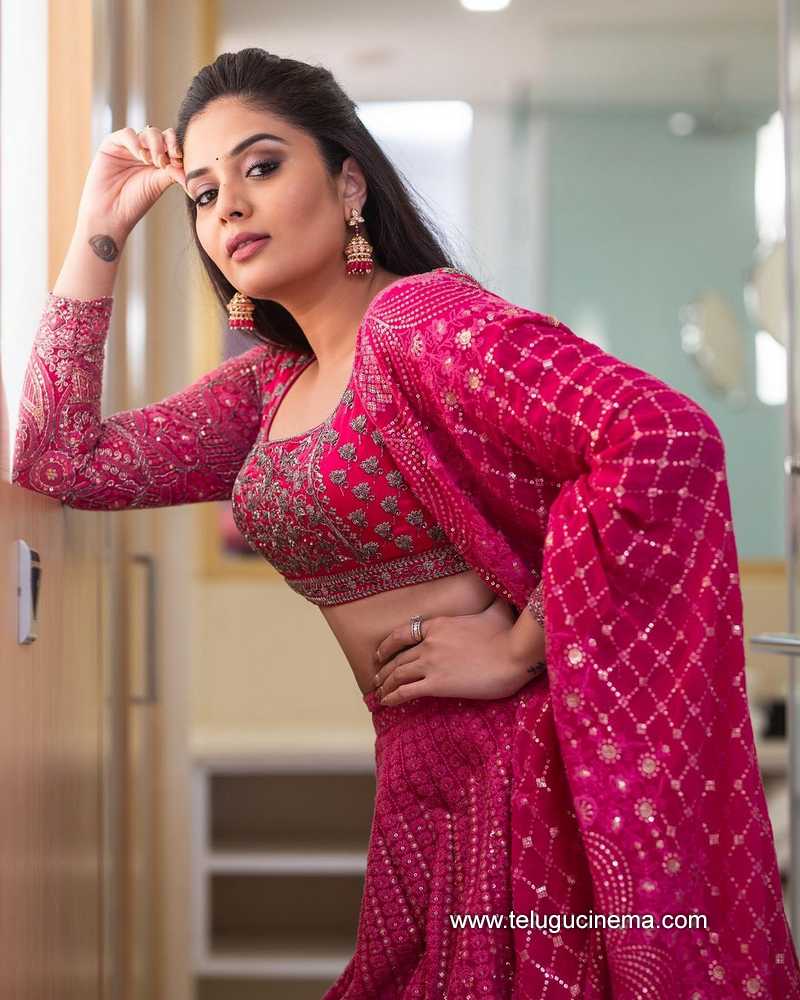 sreemukhi stills 071022 002