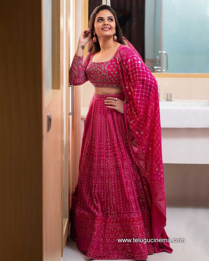 sreemukhi stills 071022 003