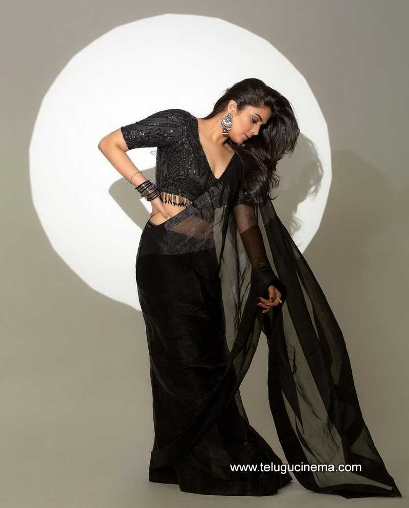 sreemukhi stills 22 10 22 002 1