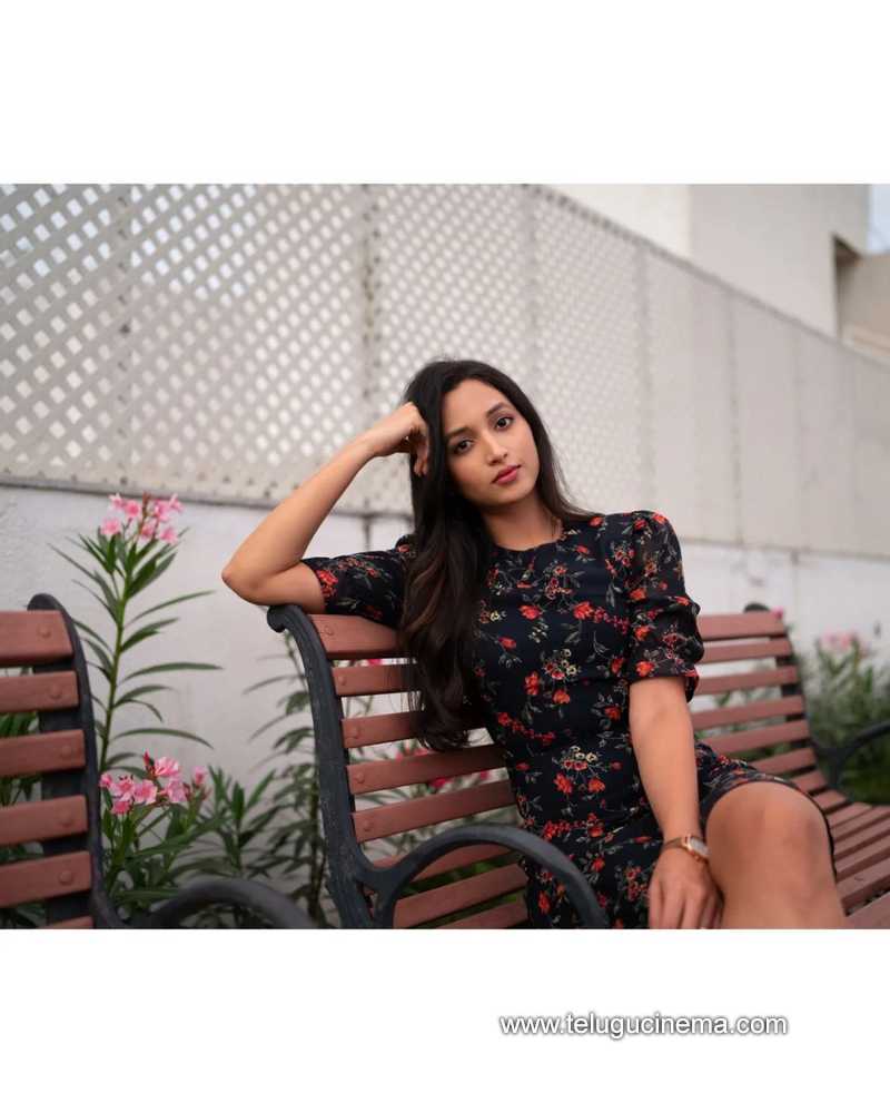 srinidhishetty stills 22 10 22 004