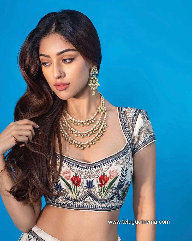 anuemmanuel stills 02 11 22 002
