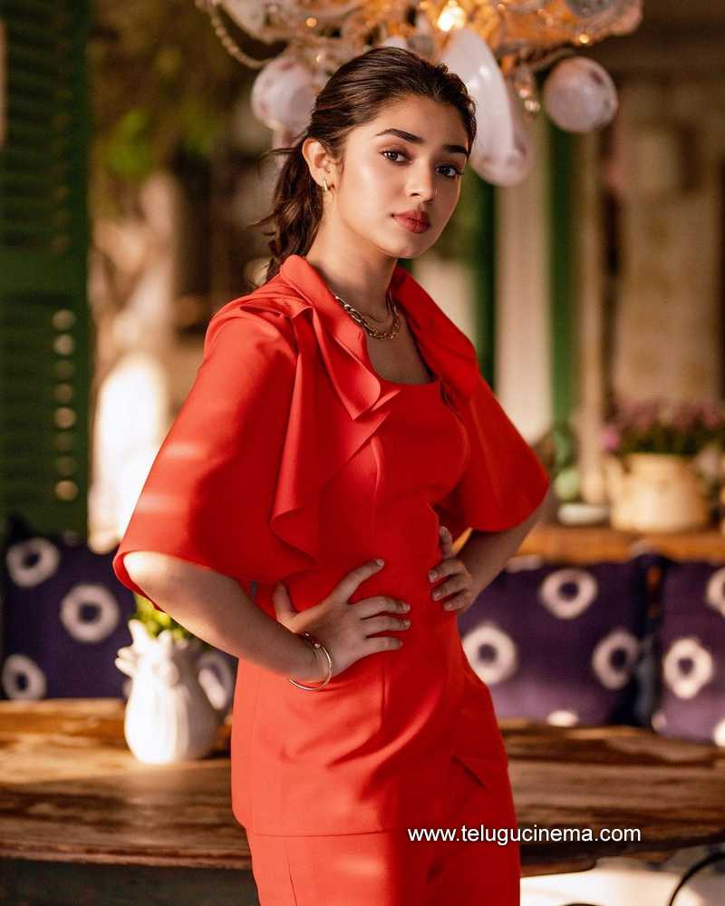 kritishetty stills 07 11 22 002
