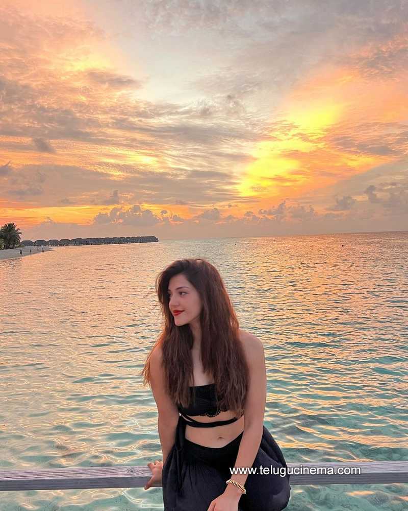 Mehreen enjoying her Maldives vacation | Telugu Cinema