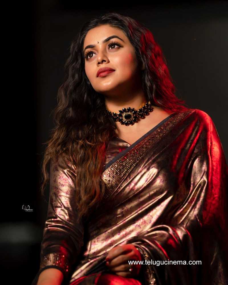 poorna stills 17 11 22 002