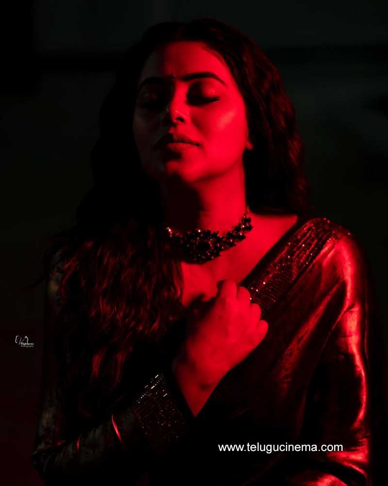 poorna stills 17 11 22 009