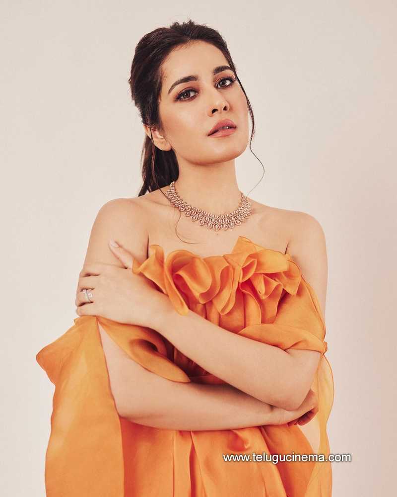 raashikhanna stills 17 11 22 002