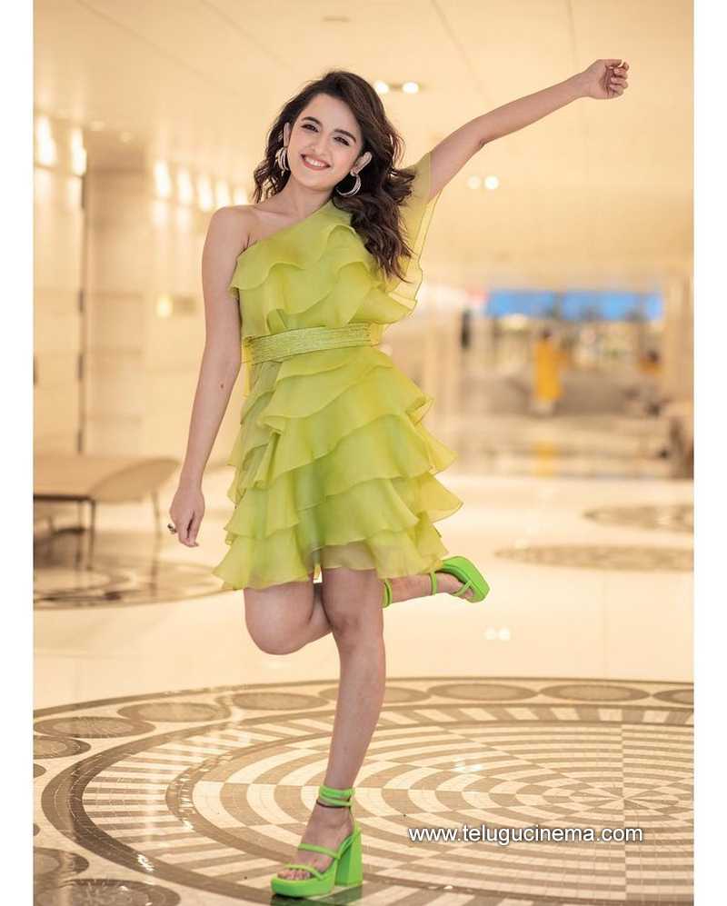 shirley stills 25 11 22 001