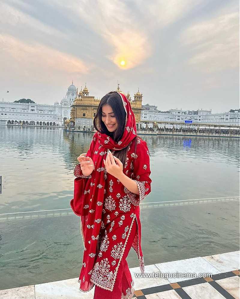 laxmirai stills 03 12 22 001