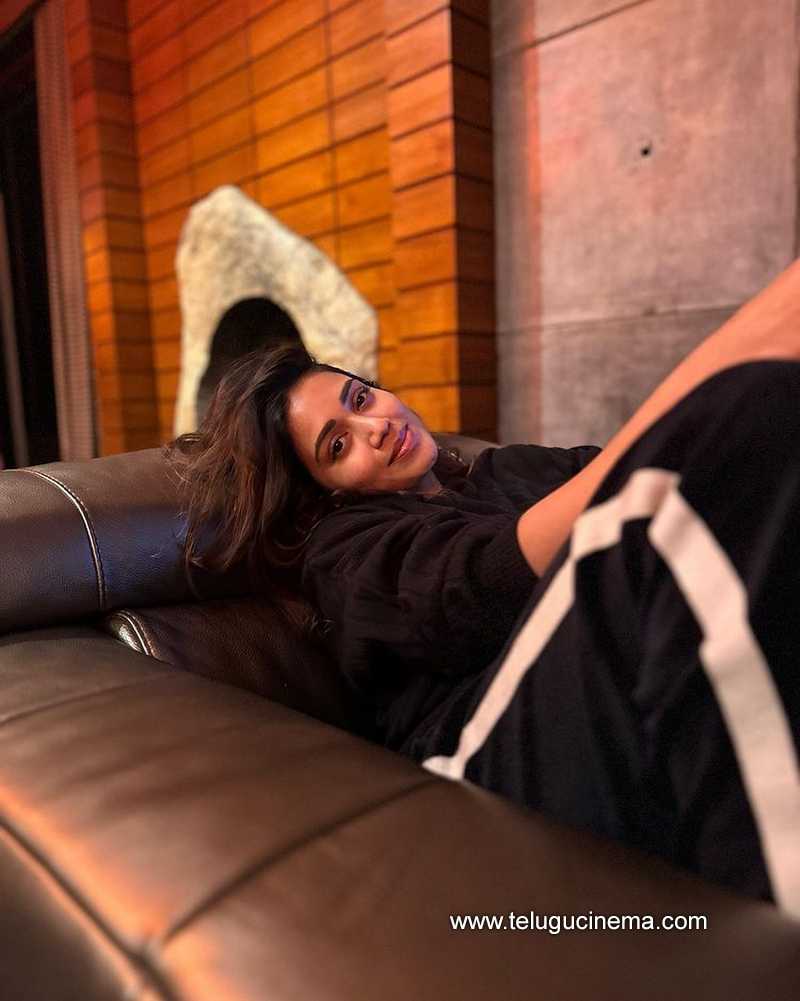 nivetha stills 28 12 22 002