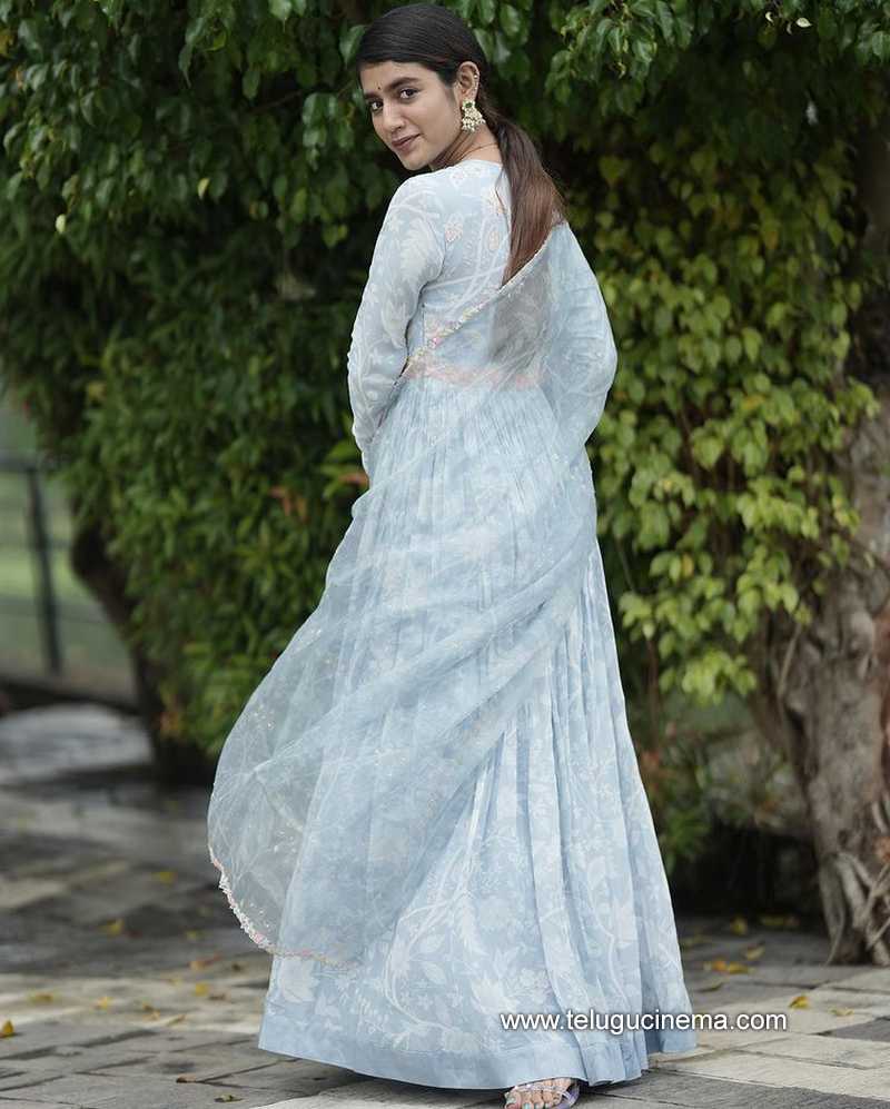 priyaprakash stills 05 12 22 003