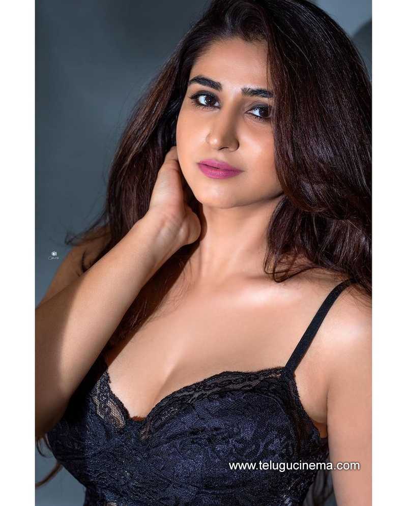 varshini stills 07 12 22 006