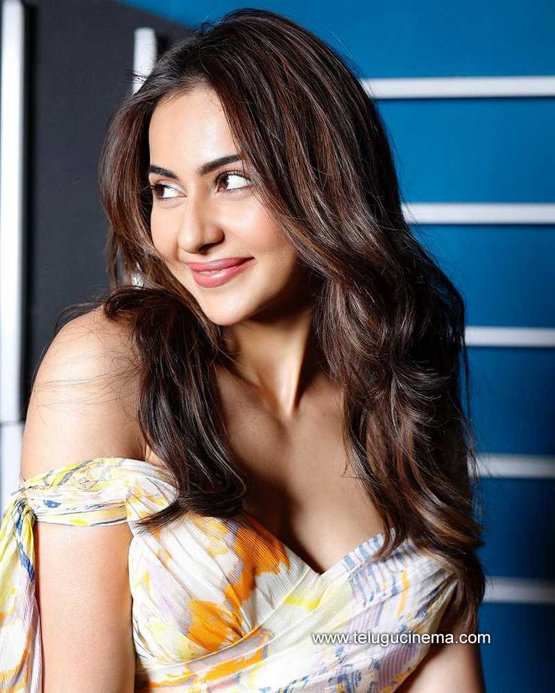 rakul stills 050123 003
