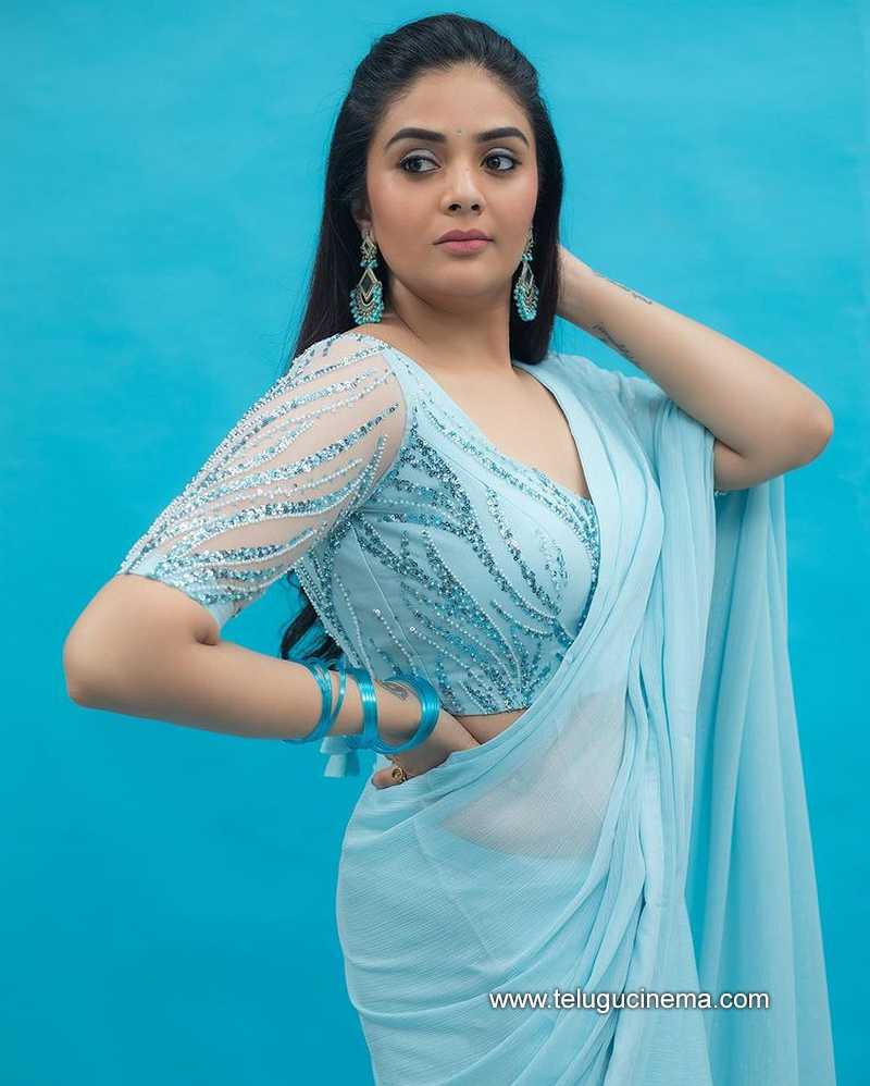 sreemukhi stills 090123 003