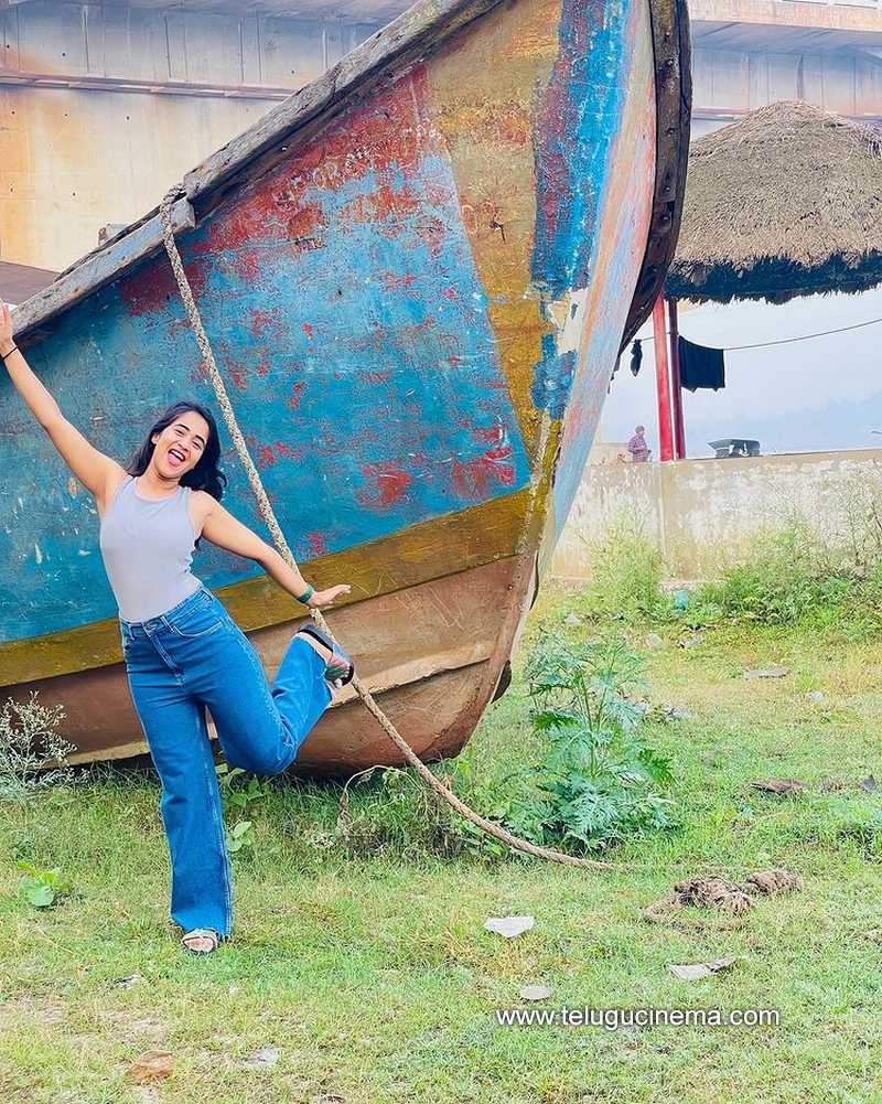 deepthi stills 160223 006