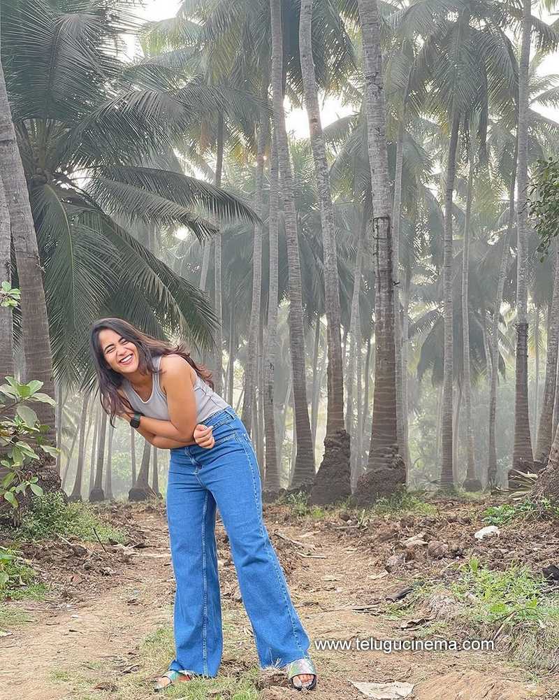 deepthi stills 160223 009