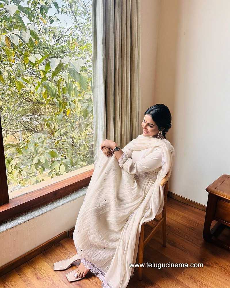 samyuktha stills 180223 006