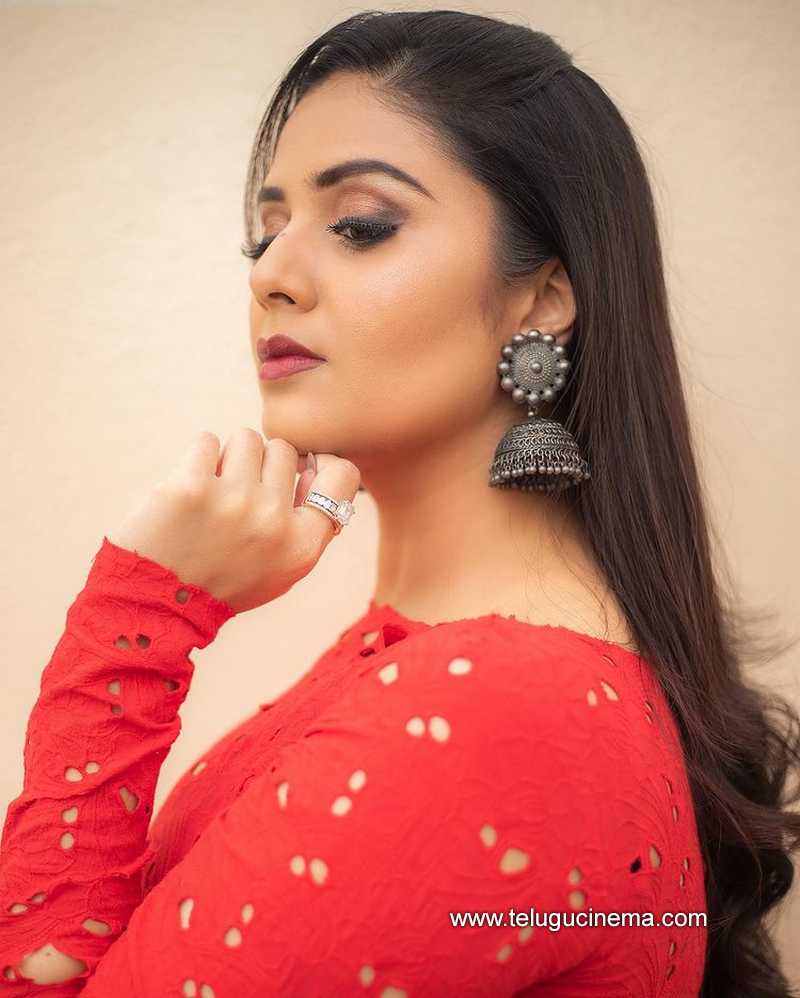 sreemukhi stills 160223 006