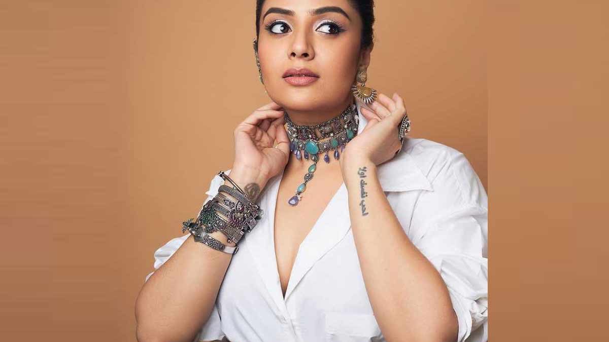 Photo Story: Sree Mukhi's Arabic tattoo