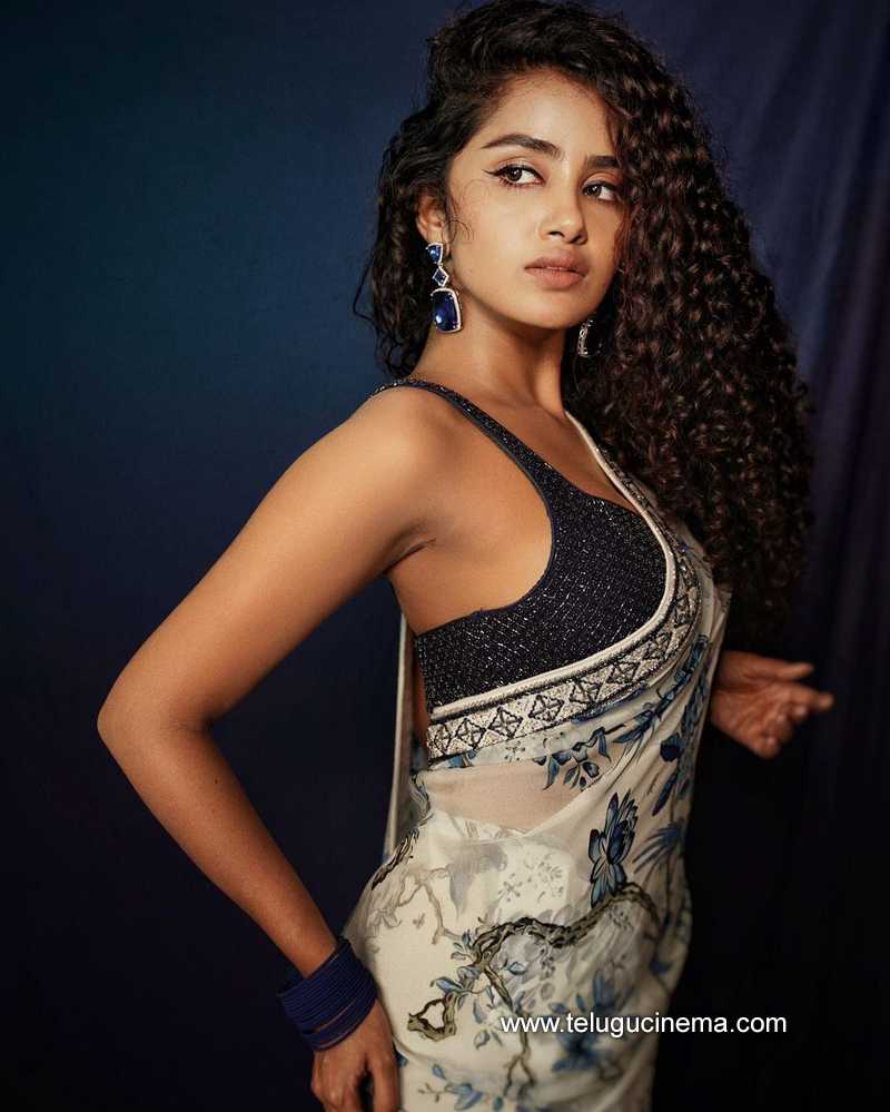 Anupama is sizzling in Saree Telugu Cinema