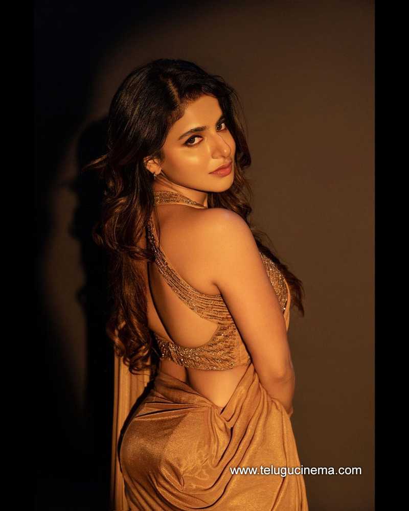 iswarya stills 210323 003