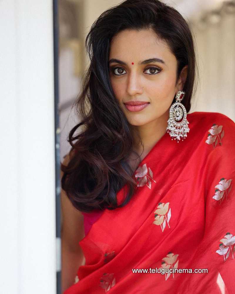 malaika stills 220323 003